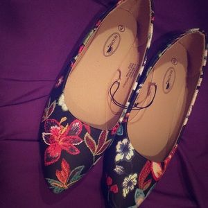 Cute floral flats